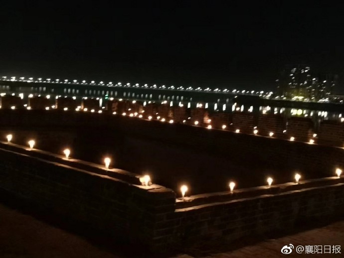 公司域名注册几个_挂机宝夜神模拟器