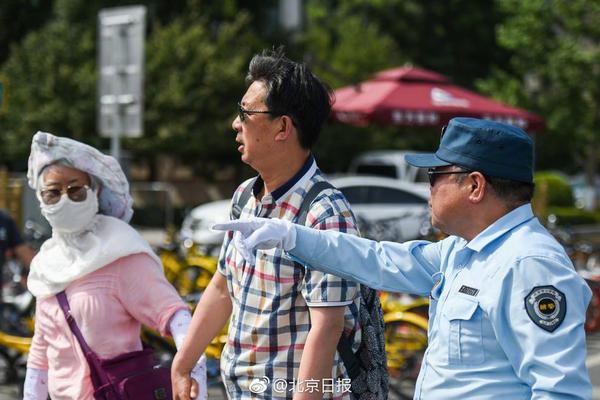 张丹峰事件后洪欣变工作狂，穿同样鞋子超节俭手上未戴婚戒_9929流媒体解锁