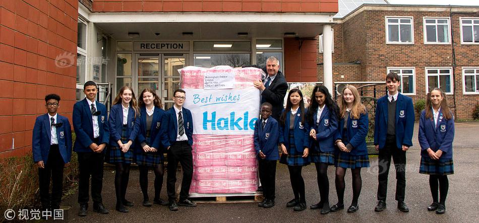 黄心颖还曾挑衅郑秀文(图)_CN2服务器好用吗