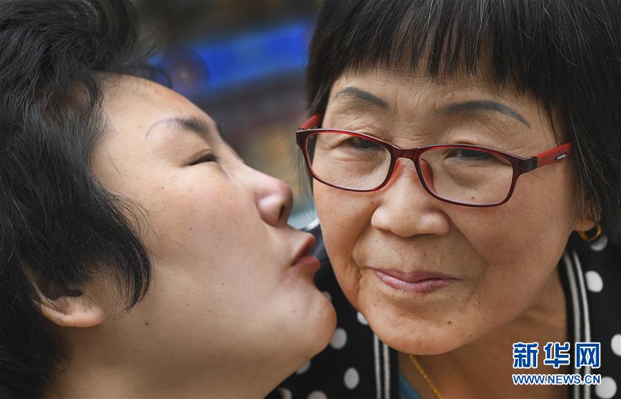 美两艘军舰28日通过台湾海峡 外交部回应_CN2分布式系统