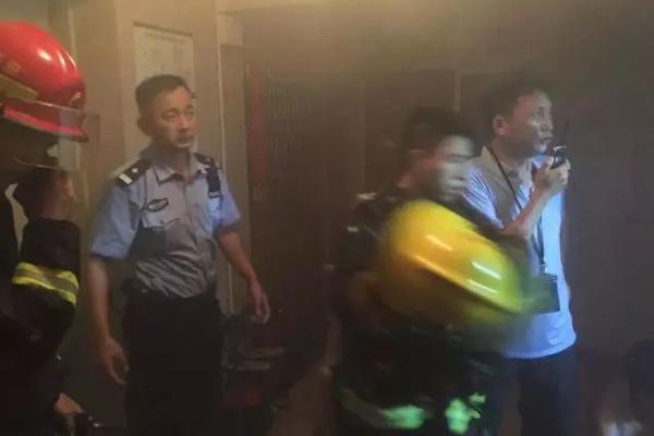 深夜出城大军5小时才开100公里：干粮吃光 尿不湿忘带_云服务器托管