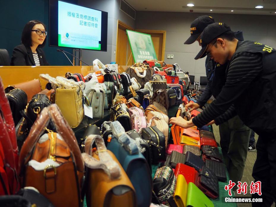 这十款冷色球鞋别错过_云电脑多少钱一个月