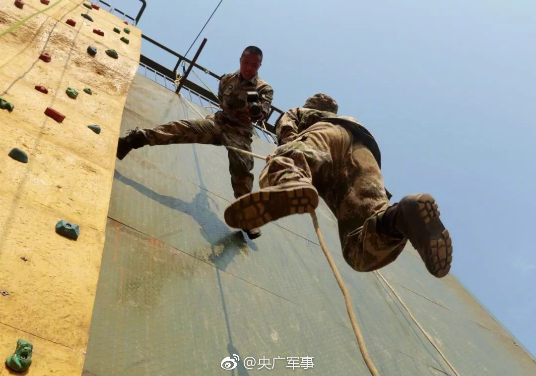 FB公布核心应用数据：每月超13亿人用Messenger_挂机宝挂QQ