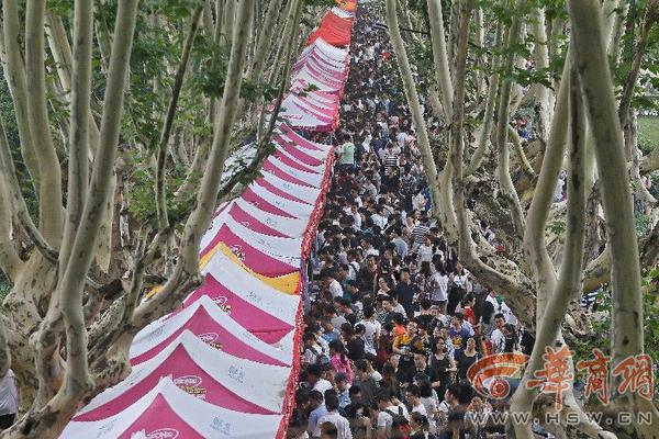 菲律宾一城镇禁“聊八卦” 镇长:可改善生活质量_9929中美专线