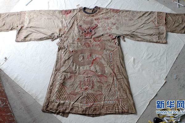一季度销售额齐下滑 龙头房企触及业绩天花板？_金山云服务器