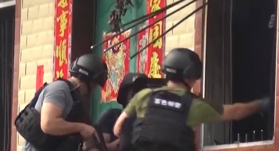 天猫精灵带屏智能音箱_CN2服务器节点