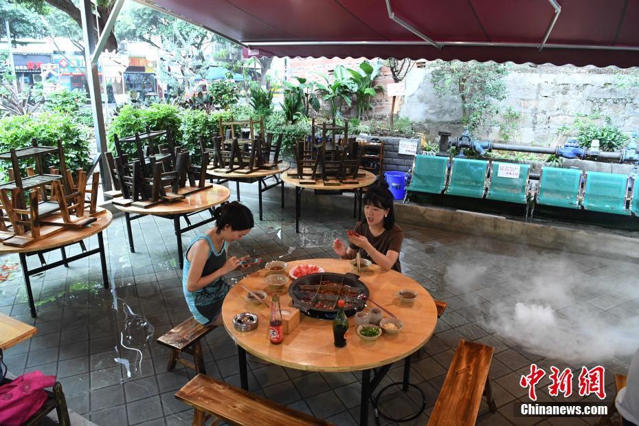 刘诗诗台北顺利产子 吴奇隆报喜：母子平安_CN2 GIA线路