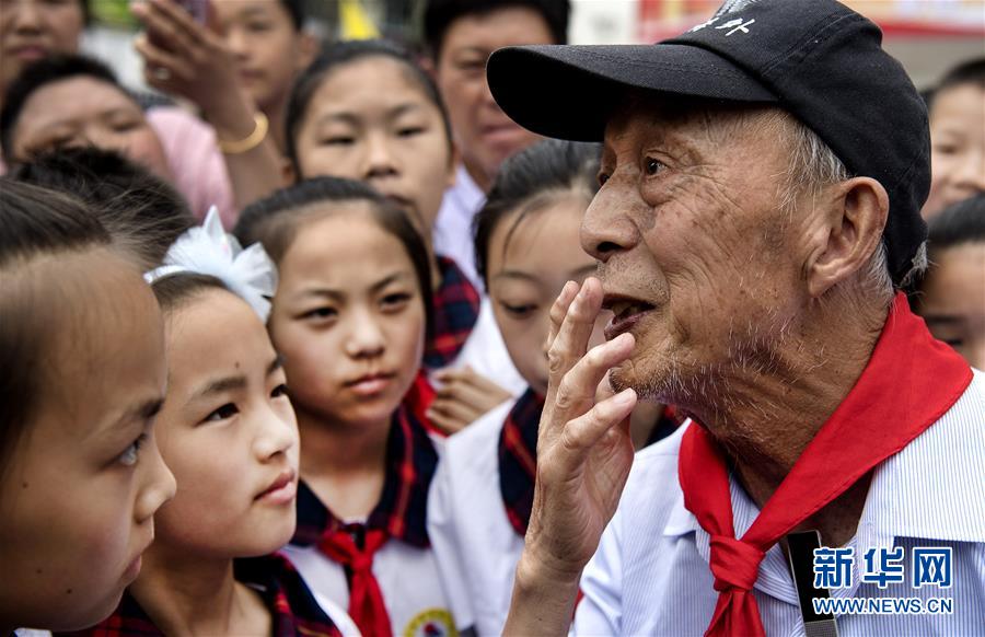 倪妮宋祖儿独宠这些运动鞋_挂机宝