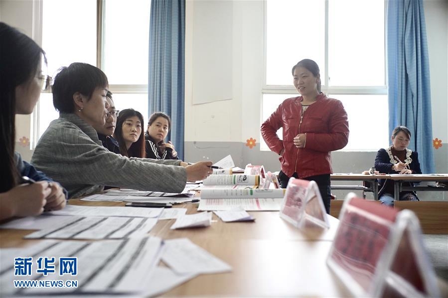 张国荣唐鹤德陈淑芬曝旧照_云服务器优惠