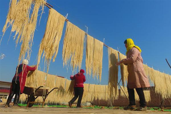 为啥都在夸这没到7分的英超片_CN2 GIA VS CN2 GT