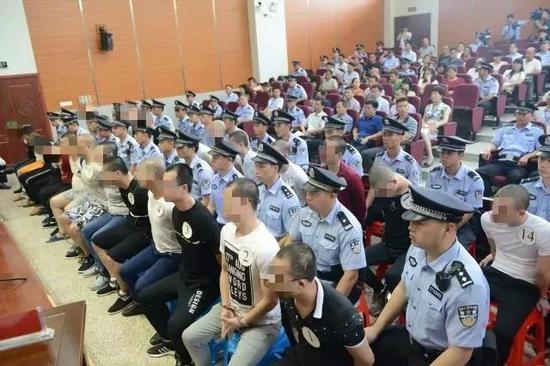 程鹤麟：世界都猜不透英国人的心_CN2服务器高防