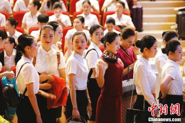美媒骂特朗普时触犯“天条” 被吓得立刻道歉整改_云电脑电脑端