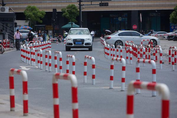 付辛博颖儿樱花树下甜蜜依偎_CN2服务器免费试用