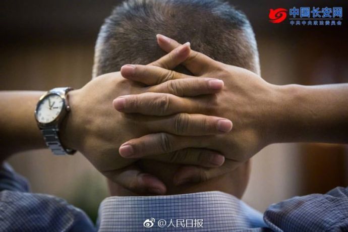 水果姐耳上添花女人味足_云电脑怎么安装