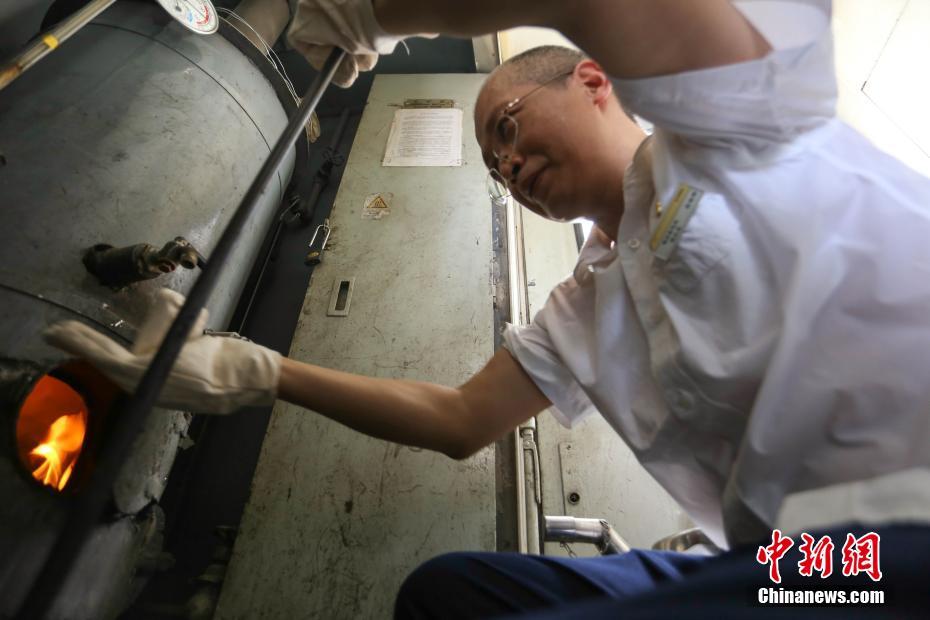 哪里可以开域名店铺_挂机宝电商