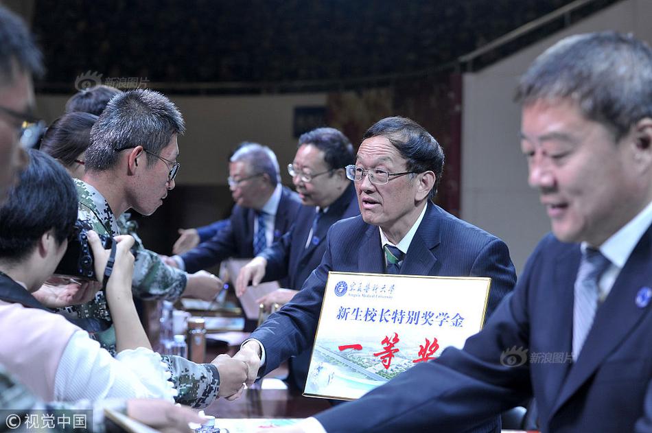 新世相:我最亲密的爱人,谢谢你,曾经让我心动.._7x24小时挂机宝