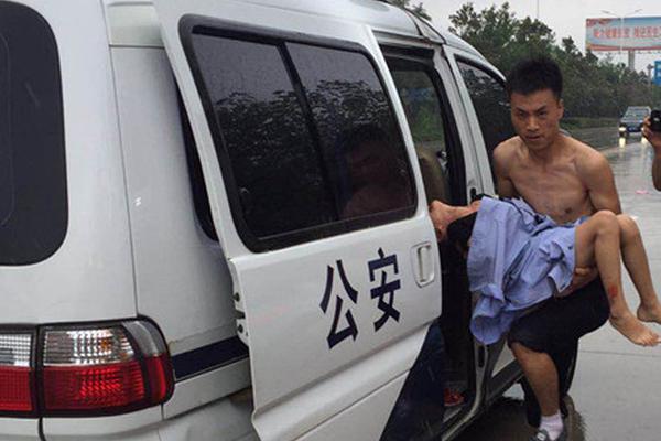 多个网站买虚拟主机还是云服务器_云电脑5G