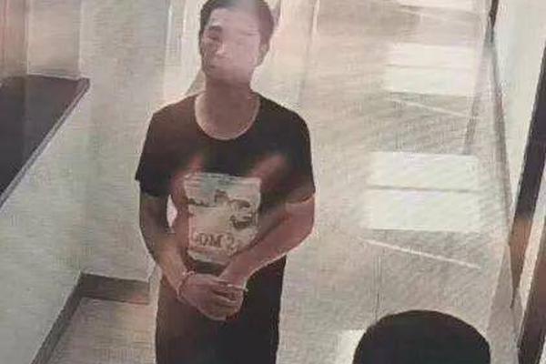 美国北卡罗来纳大学发生枪击案 凶手被捕时露齿笑_大数据云服务器