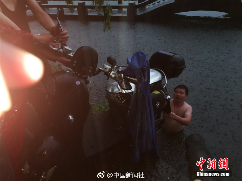 鸡蛋饼这么做，吃一次想三天！_CN2服务器晚高峰